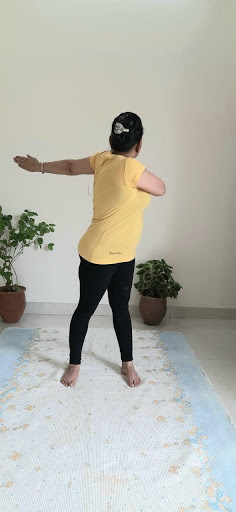 katichakrasana benefits in hindi