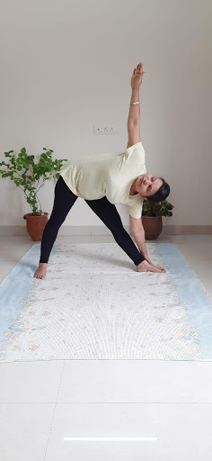 Trikonasana images