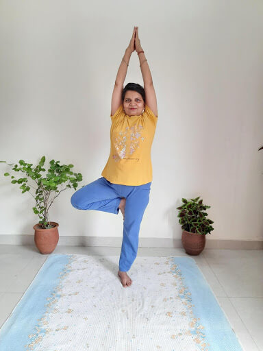 vrikshasana benefits in hindi