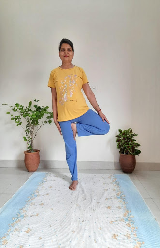 वृक्षासन की विधि, लाभ और सावधानियां (Vrikshasana Benefits in Hindi) 2 Vrikshasana Pose