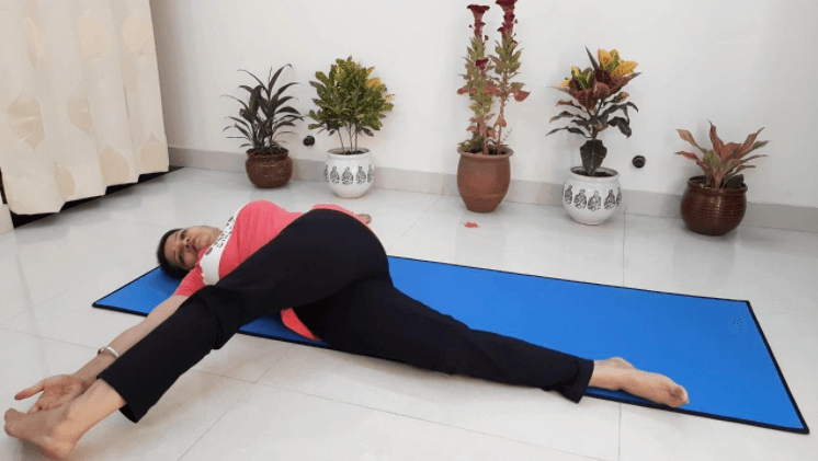 markatasana benefits in Hindi