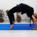 Chakrasana benefits, steps and precautions in Hindi (चक्रासन के फायदे, करने की विधि और सावधानियां) 6 Chakrasana benefits in Hindi
