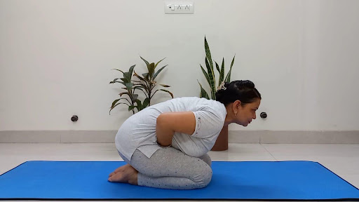 मंडूकासन के फायदे तथा विधि (Mandukasana Benefits and Steps in Hindi) 2 Mandukasana steps in Hindi