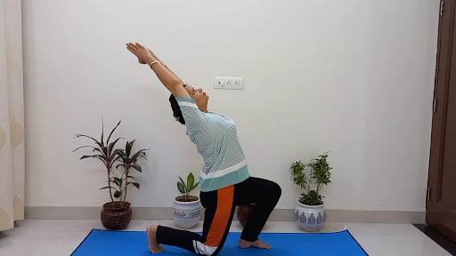 ardha chandrasana images